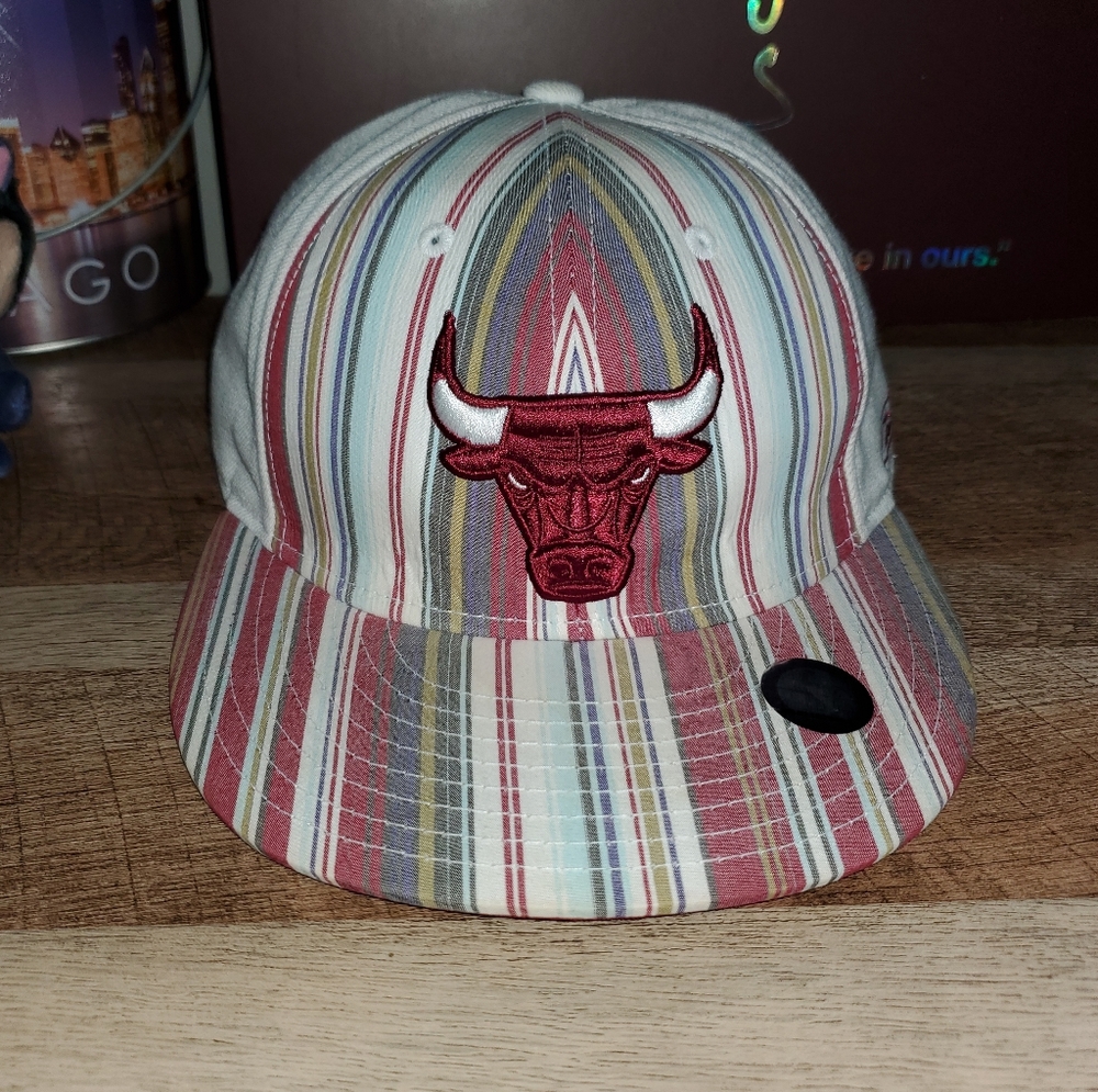 Vintage 2000s striped chicago bulls fitted 7 5/8